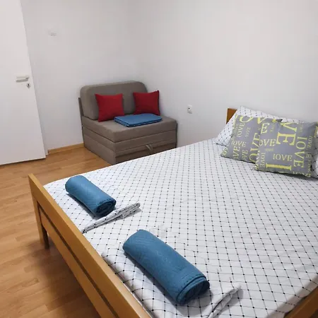 Apartament Bedroom In Aerodrom Near Center Of The *