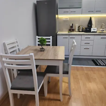 Apartament Bedroom In Aerodrom Near Center Of The
