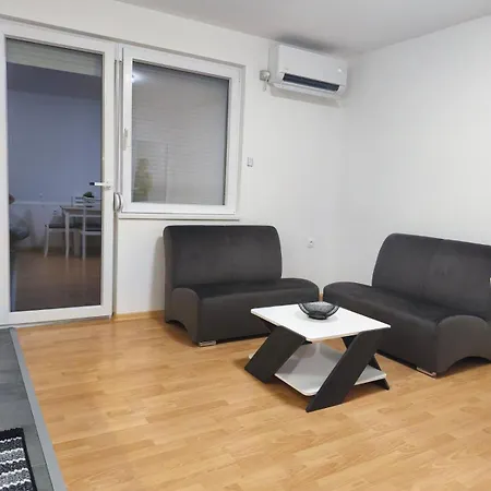 Apartament Bedroom In Aerodrom Near Center Of The Skopje
