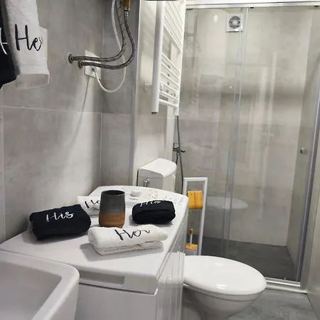 Apartament Bedroom In Aerodrom Near Center Of The *